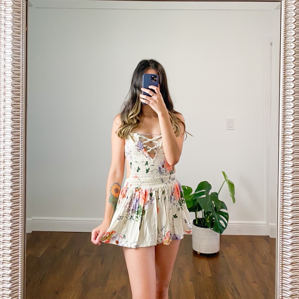 Floral open back dress size xs